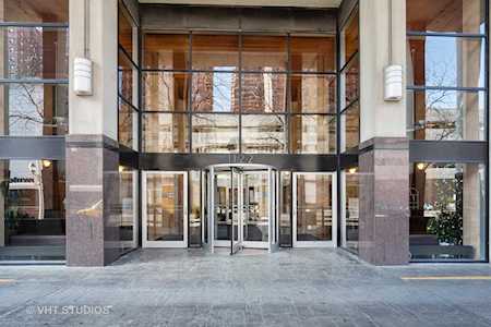 1122 N Clark St #3508-09 Chicago, IL 60610