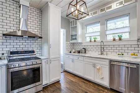 611 N Montclair Avenue Dallas, TX 75208