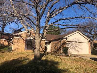 2209 Harrington Court Euless, TX 76039