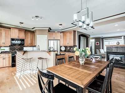 1405 Renfrew Drive NE Calgary, AB T2E 5J3