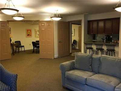 309 Sutton Dr #E Mount Kisco, NY 10549