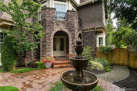 10251 NE 30th Place Bellevue, WA 98004