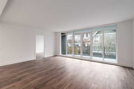 375 W 59th Avenue #405 Vancouver, BC V5X 1X3