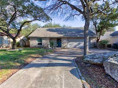 10045 Woodland Village Dr Austin, TX 78750