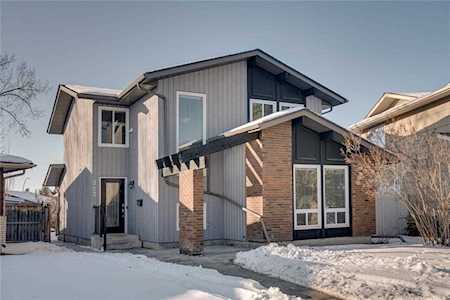 323 Midglen Place SE Calgary, AB t2x 1h8
