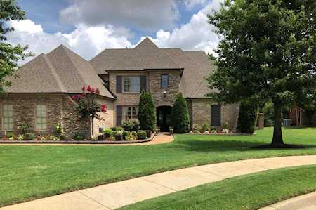 590 Ridge Peaks Dr Collierville, TN 38017