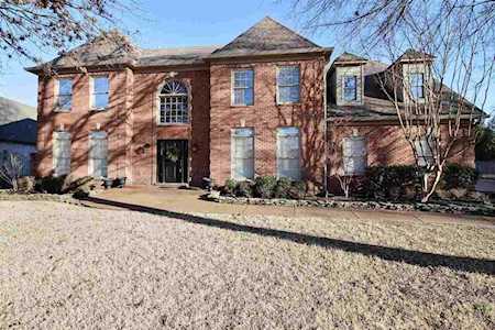 1984 Gallina Cir Collierville, TN 38017