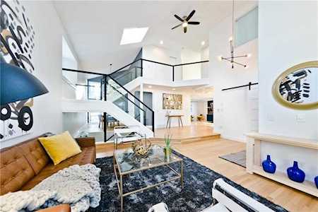 167 Mt Victoria Place SE Calgary, AB T2Z 1P1