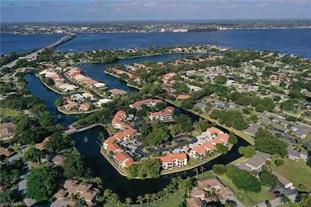 9596 Halyards Ct #15 Fort Myers, FL 33919
