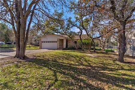 912 Bluebird Dr Manchaca, TX 78652
