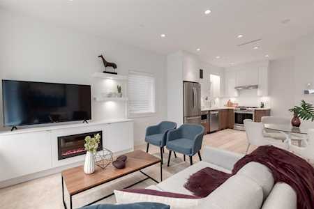 823 E 15th Avenue Vancouver, BC V5T 2S1