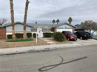 3950 Shadow Wood Ave Las Vegas, NV 89121