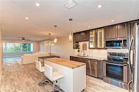 1200 E Peppertree Lane Sarasota, FL 34242
