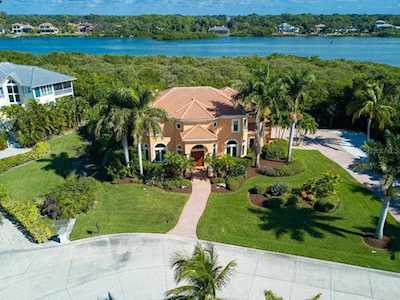 1010 Gulf Winds Way Nokomis, FL 34275