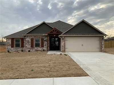 1015 Snow Goose Way Barling, AR 72923