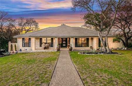 1804 Congressional Cir Austin, TX 78746