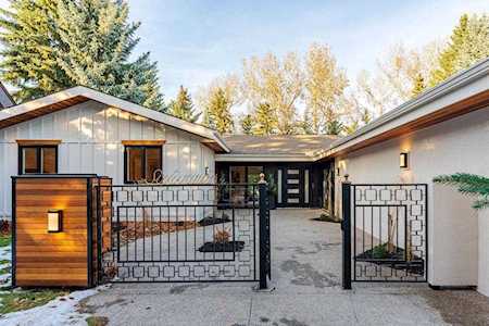 620 Wilderness Drive SE Calgary, AB T2J 1Z2