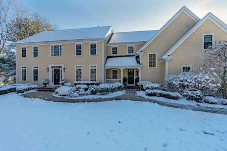 49 Mary Catherine Ln Sudbury, MA 01776