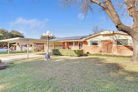 4521 Roxie Street Haltom City, TX 76117