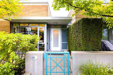 1067 Marinaside Crescent #2G Vancouver, BC V6Z 3A4