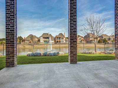 3313 Lochside The Colony, TX 75056