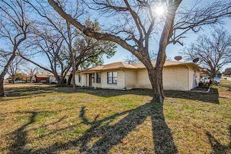 908 E Wall Street Grapevine, TX 76051