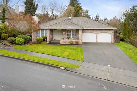 1905 Dumas Cir NE Tacoma, WA 98422