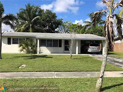 317 SE 8th Ave Deerfield Beach, FL 33441
