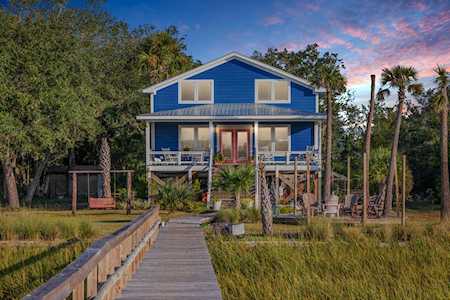 3325 Buccaneer Rd Isle Of Palms, SC 29451