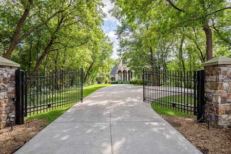 1405 Island Drive Golden Valley, MN 55422