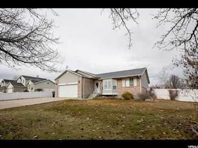 5046 W Robin Hill Rd West Jordan, UT 84081