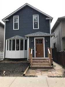 811 4 Avenue NW Calgary, AB T2N 0M9