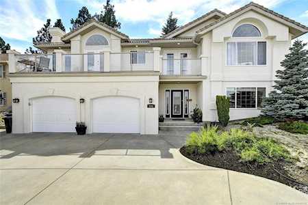 934 Stikine Court Kelowna, BC V1V2B2