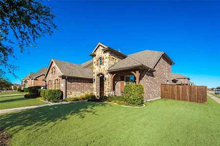 545 Hilltop Drive Murphy, TX 75094