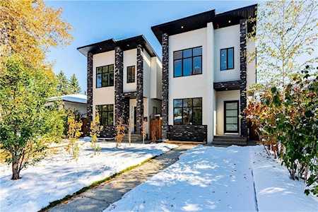 3720 41 Street SW Calgary, AB T3E 3L7