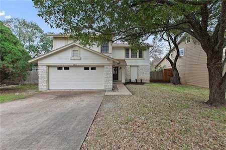 6803 Luckenbach Ln Austin, TX 78729
