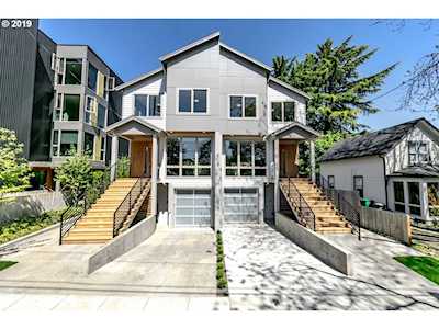 1323 SE Lambert St Portland, OR 97202