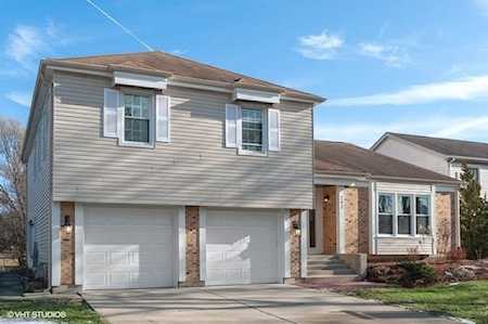 102 Sunridge Ln Buffalo Grove, IL 60089