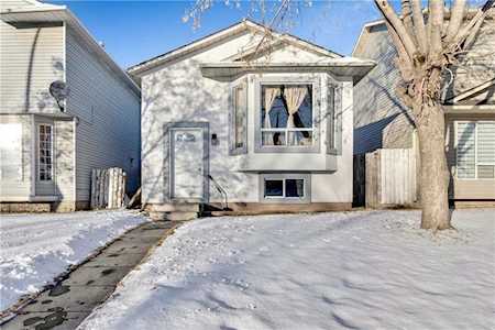 102 Martindale Boulevard NE Calgary, AB T3J 0X5