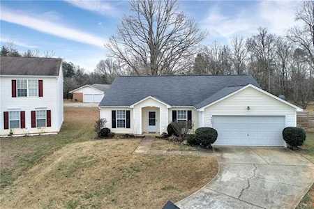 8602 Sutherlin Forest Ct Charlotte, NC 28215