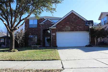 2202 Wagon Wheel Trail Corinth, TX 76208