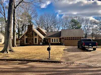 1662 Rocky Hollow Rd Germantown, TN 38138