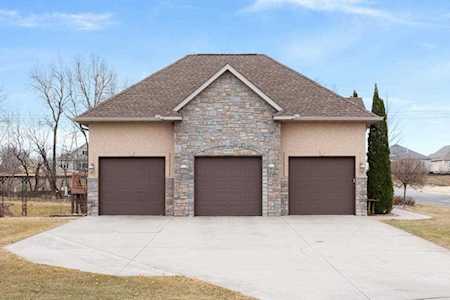 8916 Whispering Oaks Trail Shakopee, MN 55379