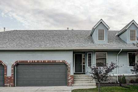 33 Valley Ridge Heights NW Calgary, AB T3B 5T3