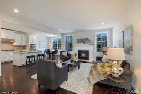 8 Deforest Dr Cortlandt, NY 10567