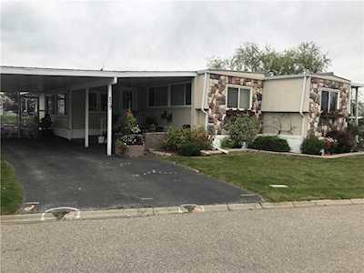 99 Arbour Lake Road NW #127 Calgary, AB T3G 4E4