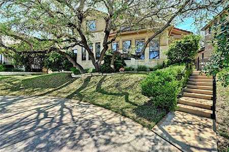 116 The Hills Dr The Hills, TX 78738