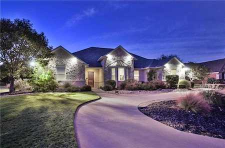 9003 RAVENSWOOD Granbury, TX 76049