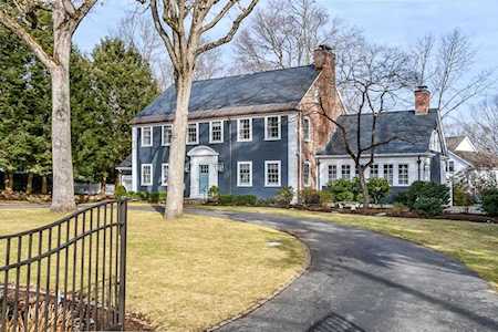 151 Cliff Rd Wellesley, MA 02481