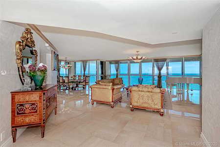 16485 Collins Ave #2736 Sunny Isles Beach, FL 33160